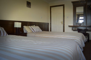 Accommodation Dungloe The Midway Guesthouse Twin Room